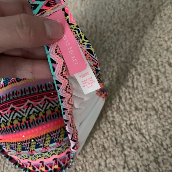 Bikini - Picture 2 of 2